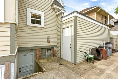 817 E Holland Avenue, Saginaw MI 48601 photo 5