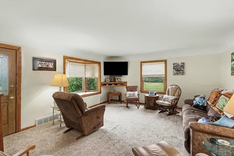9743 Sanilac Road, Frankenmuth MI 48734 photo 4