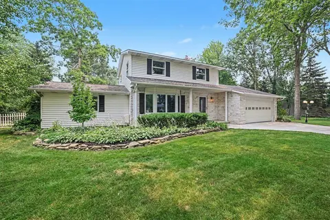 1586 St. Marys Court, Essexville MI 48732 photo 2