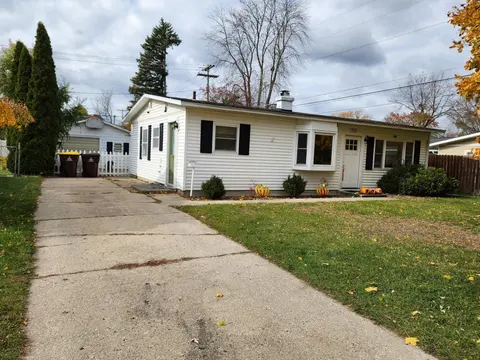 704 Garwood Street, Mount Pleasant MI 48858 photo 3