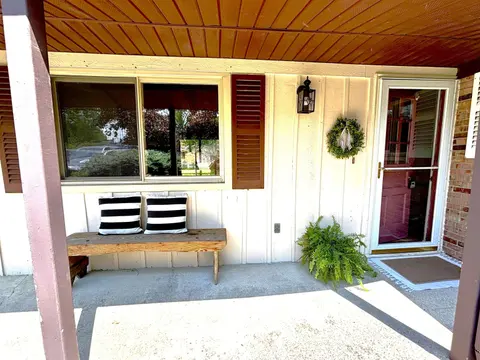 4180 Rosewood Drive, Saginaw MI 48603-2047 photo 3