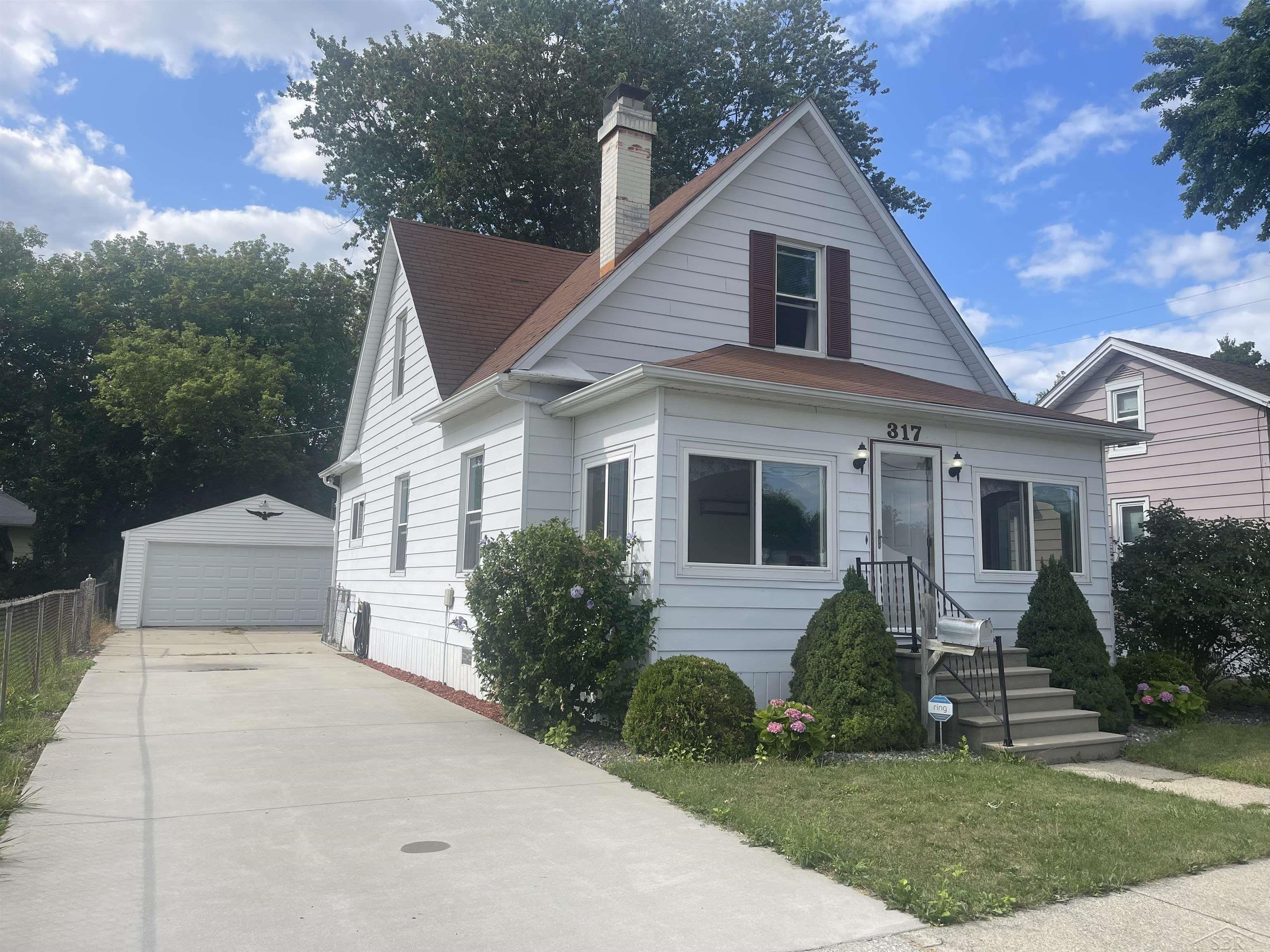 317 N Bates Street, Saginaw MI 48602 photo 1