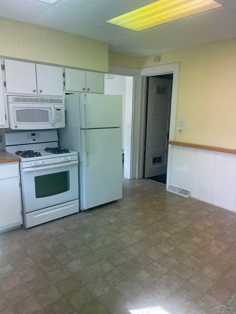 317 N Bates Street, Saginaw MI 48602 photo 4