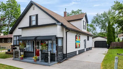 615 Pine Street, Essexville MI 48732 home for sale