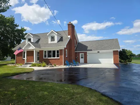 824 W Center Road, Essexville MI 48732 home for sale