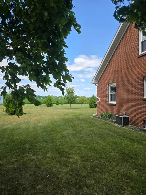 824 W Center Road, Essexville MI 48732 photo 3