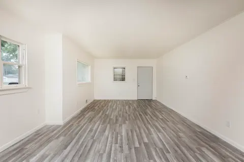 2016 Avon Street, Saginaw MI 48602 photo 4