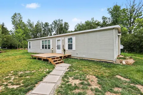 130 W Bradford Road, Midland MI 48640 photo 2