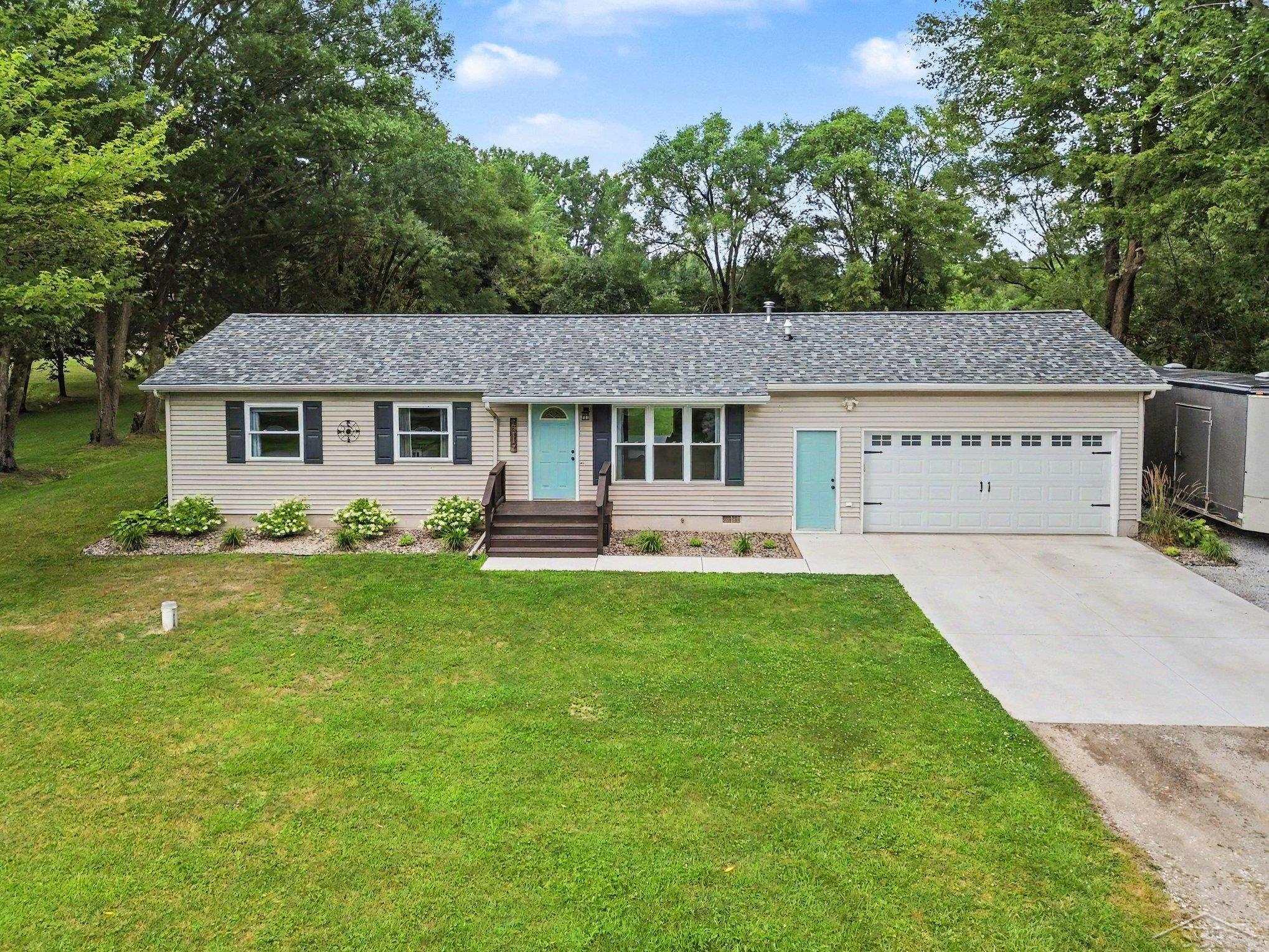 2319 E Freeland Road, Freeland MI 48623 photo 1