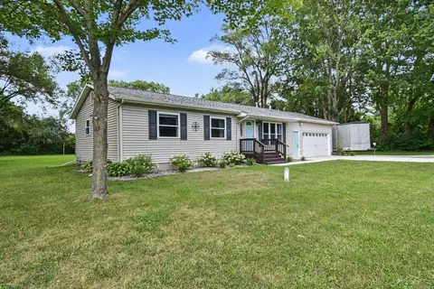 2319 E Freeland Road, Freeland MI 48623 photo 2