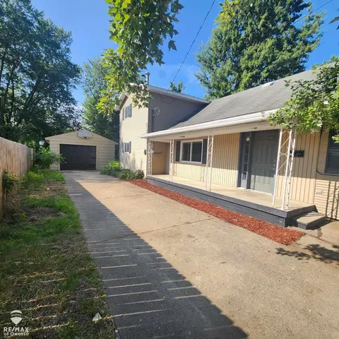 129 W Walnut Street, Saint Charles MI 48655 photo 2