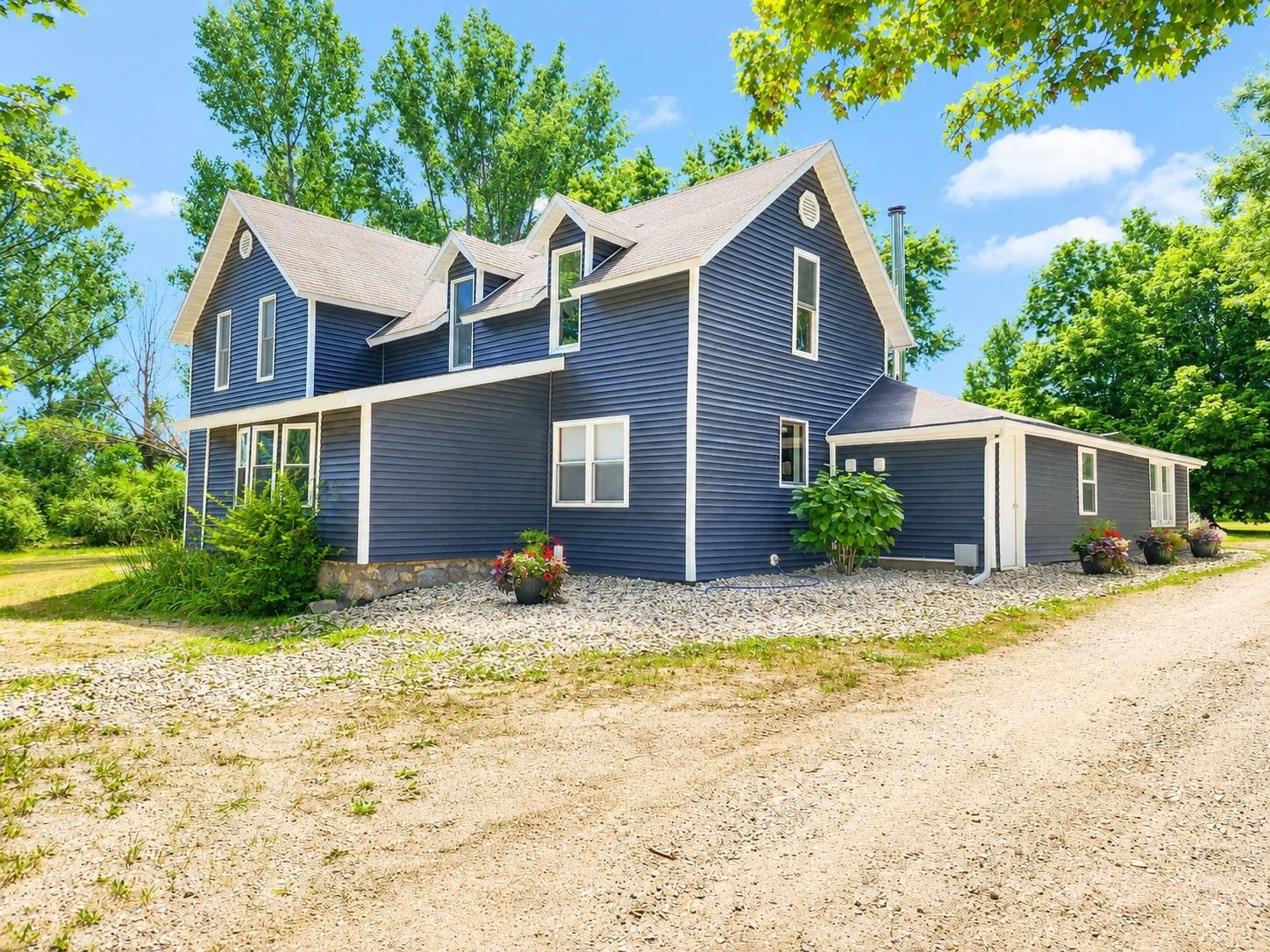 10651 N Vandecar Road, Farwell MI 48622 photo 1