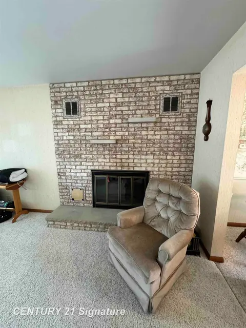 2705 Luella Avenue, Saginaw MI 48603 photo 2