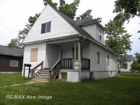 1123 Randolph Street, Saginaw MI 48601 photo 2