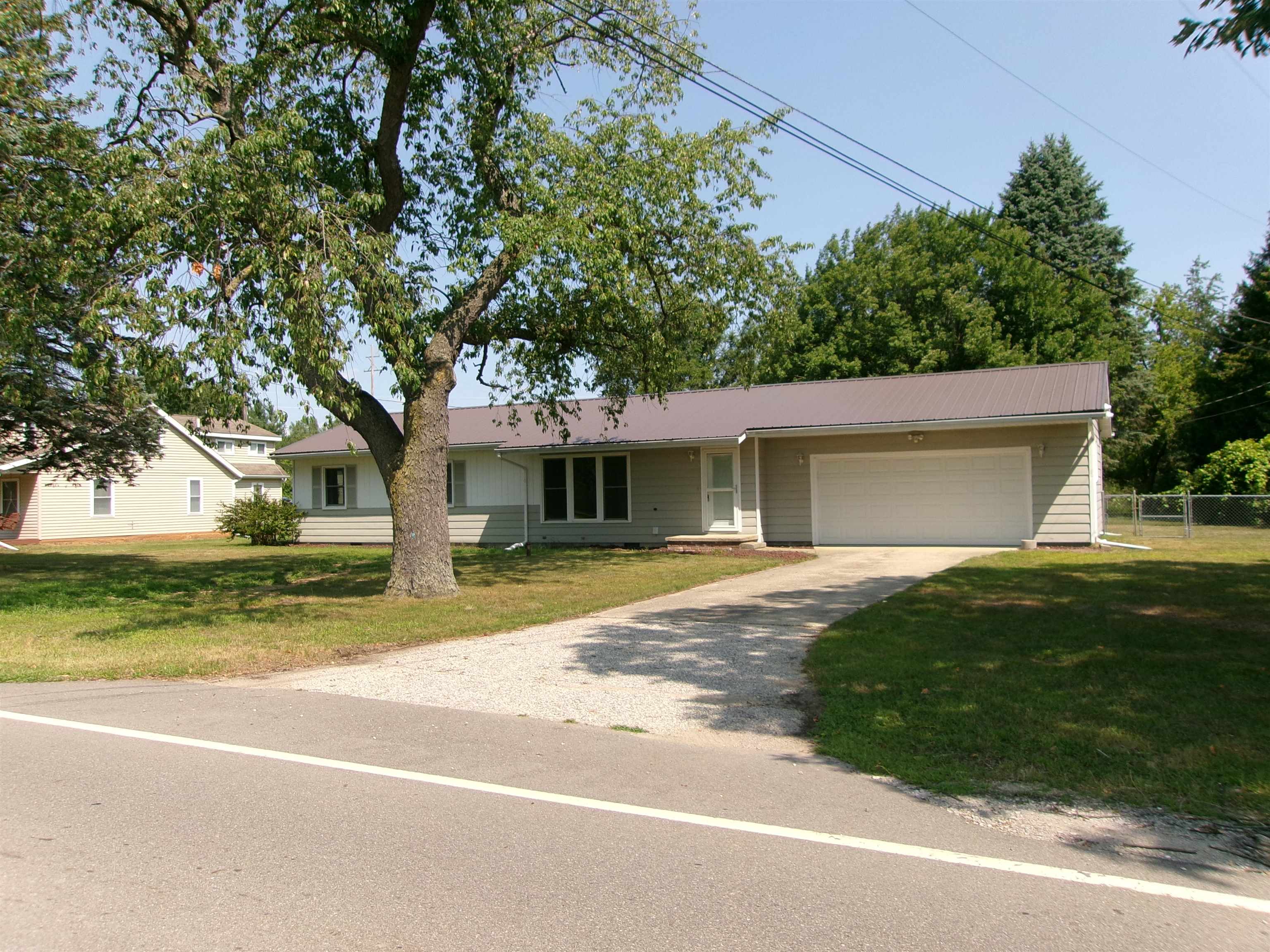 410 W Webster Street, Coleman MI 48618 photo 1