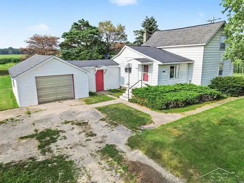 11125 E Jefferson Road, Wheeler MI 48662 photo 3