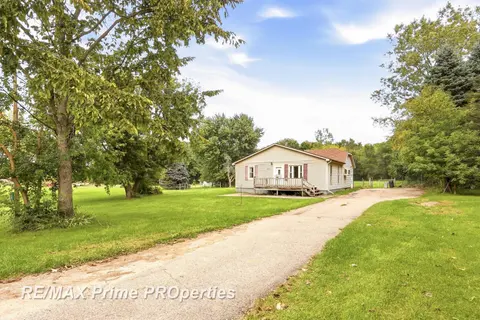 10083 S Lewis Road, Millington MI 48746 photo 2