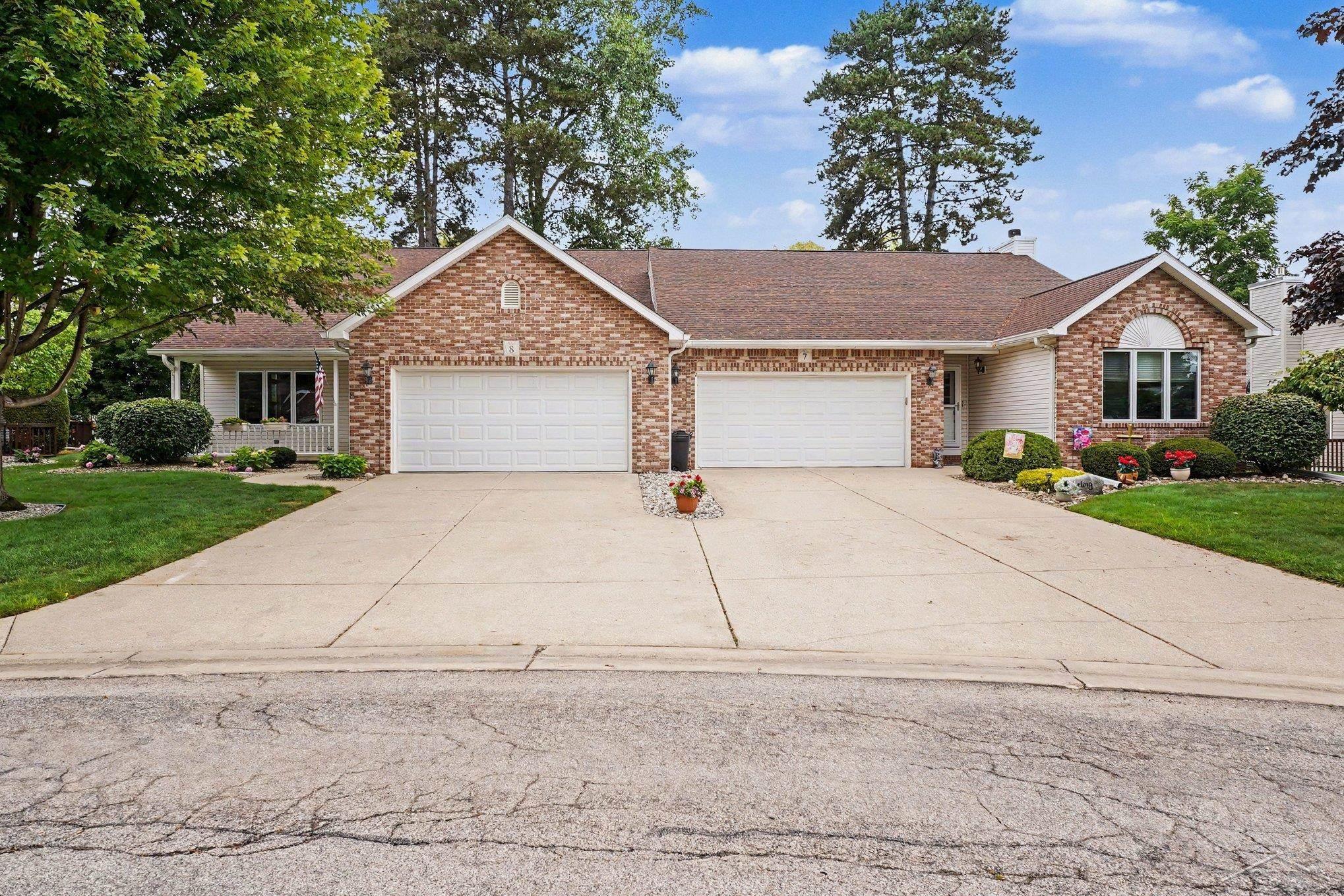 8 Thornapple Court, Saginaw MI 48603 photo 1