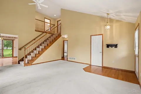 8 Thornapple Court, Saginaw MI 48603 photo 4
