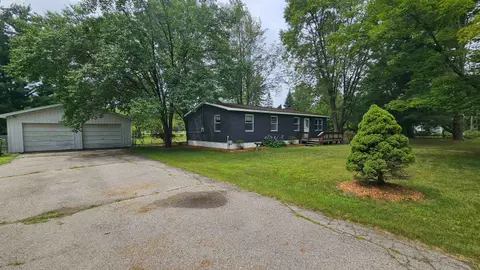 1096 E Walnut Street, Beaverton MI 48612 photo 2