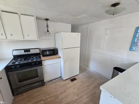 213 E Oak Street, Saint Charles MI 48655 photo 3