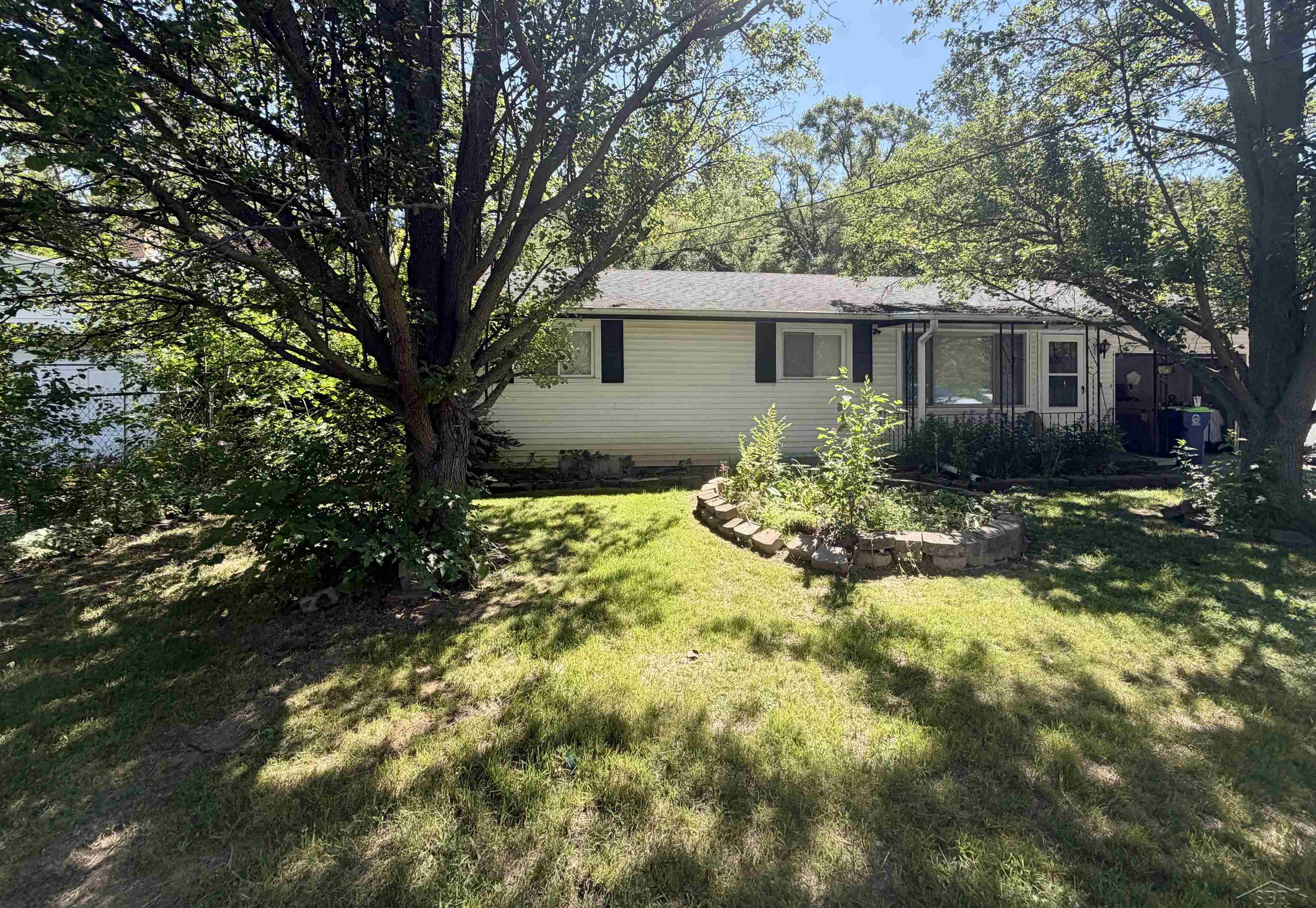 1871 Joy Road, Saginaw MI 48601 photo 1