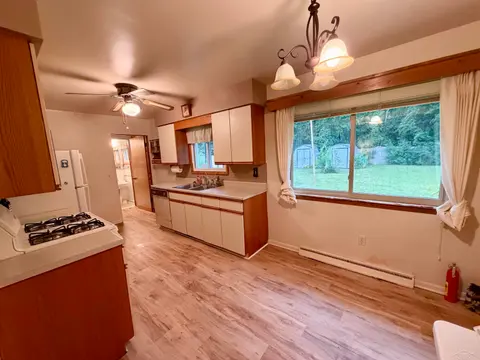 1871 Joy Road, Saginaw MI 48601 photo 3