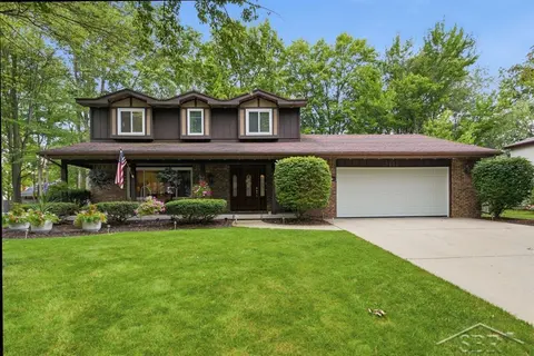 5801 Lamplighter Lane, Midland MI 48642 photo 2