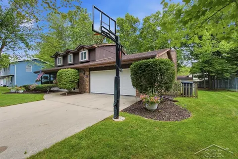 5801 Lamplighter Lane, Midland MI 48642 photo 4