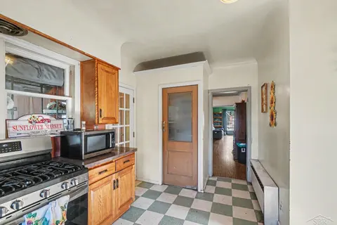 526 E Cedar Street, Standish MI 48658 photo 5