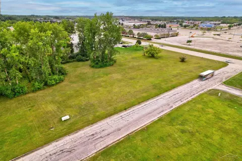 S Mcleod Drive, Saginaw MI 48604 photo 3
