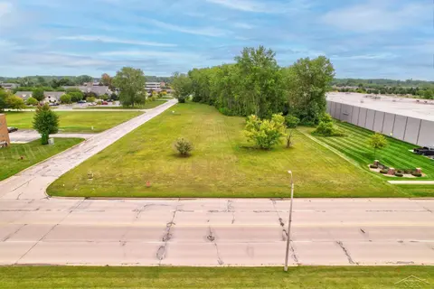 S Mcleod Drive, Saginaw MI 48604 photo 4