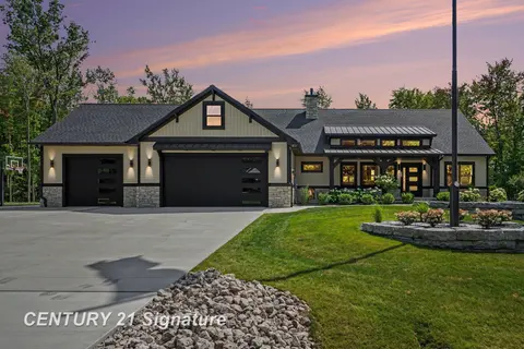 3568 E Douglas Drive, Midland MI 48642 home for sale