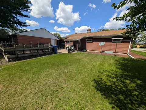 4764 Hess Road, Saginaw MI 48601-0000 photo 2