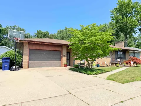 302 W Smith Street, Bay City MI 48706 photo 3