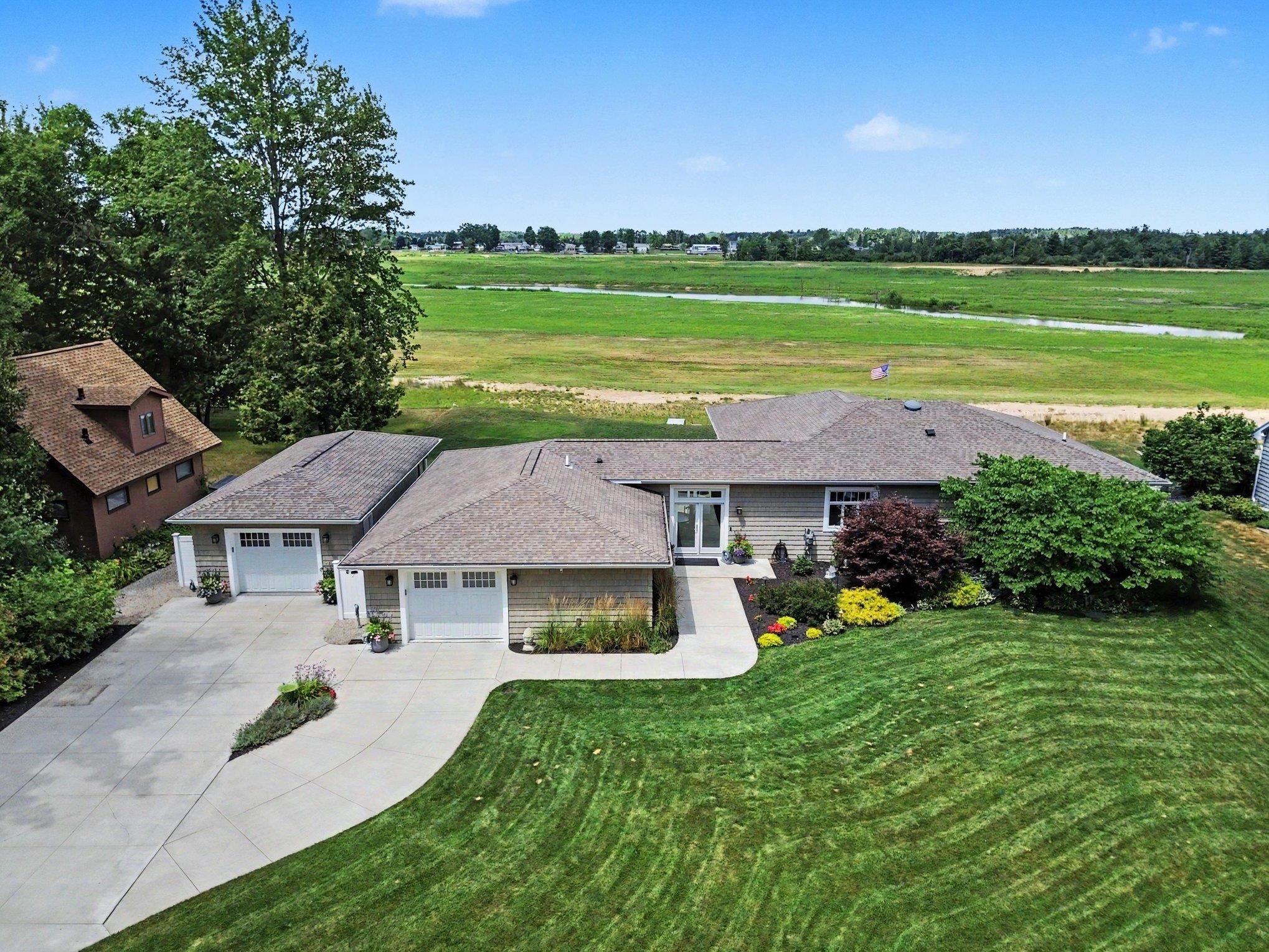 71 E Lakeshore Drive, Hope MI 48628 photo 1