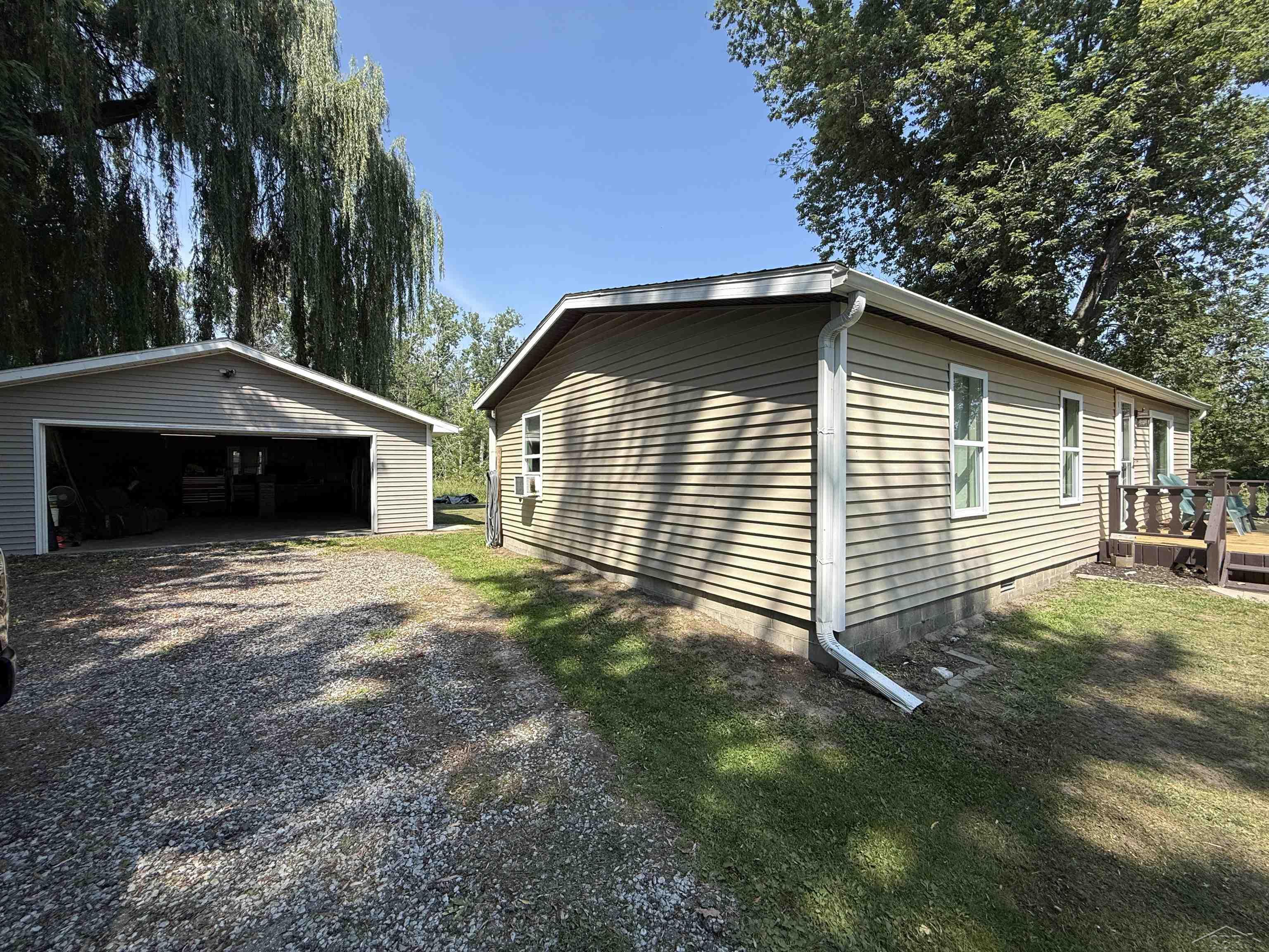 4767 N Saginaw Bay Shore Drive, Pinconning MI 48650 photo 1