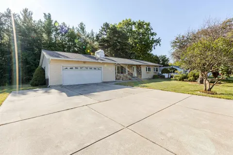 909 N Chilson Street, Bay City MI 48706 photo 3