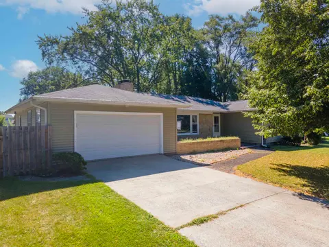 5429 Harvest Court, Bay City MI 48706 photo 2