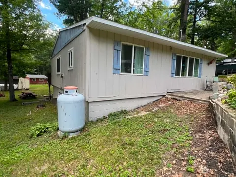 5247 Parklane Drive, Harrison MI 48625 photo 2