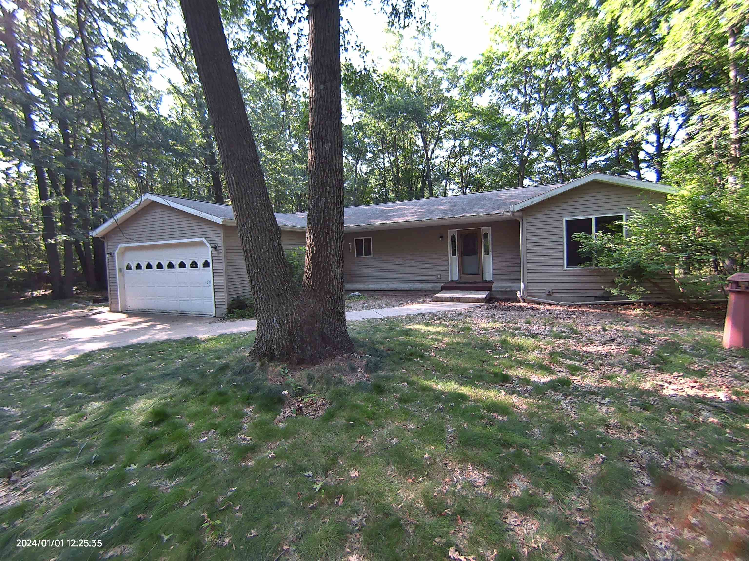 701 Westlawn Street, Harrison MI 48625 photo 1