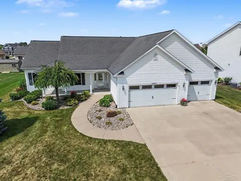 3647 Coachmans Ridge Drive, Saginaw MI 48603 photo 4