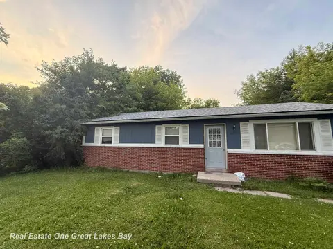 2675 Indiana Avenue, Saginaw MI 48601 home for sale