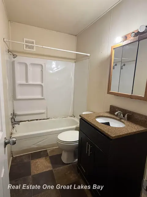 2675 Indiana Avenue, Saginaw MI 48601 photo 4