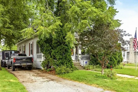 1642 Brockway Street, Saginaw MI 48602 photo 2