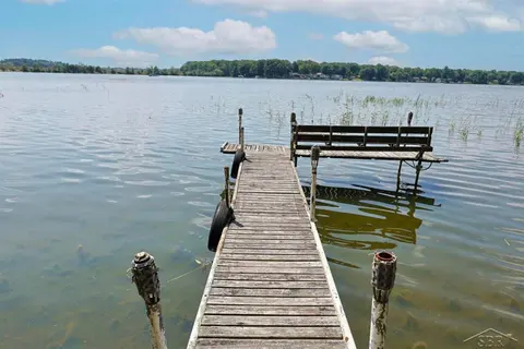 2669 N Lakeview Drive, Sanford MI 48657 photo 4