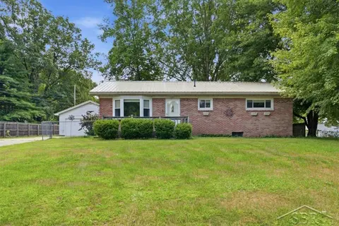 1072 E Stewart Road, Midland MI 48640 photo 2