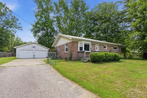 1072 E Stewart Road, Midland MI 48640 photo 4