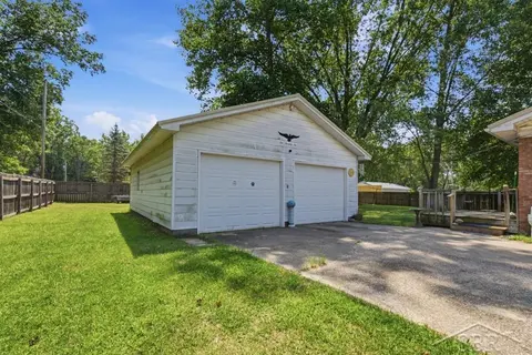 1072 E Stewart Road, Midland MI 48640 photo 5