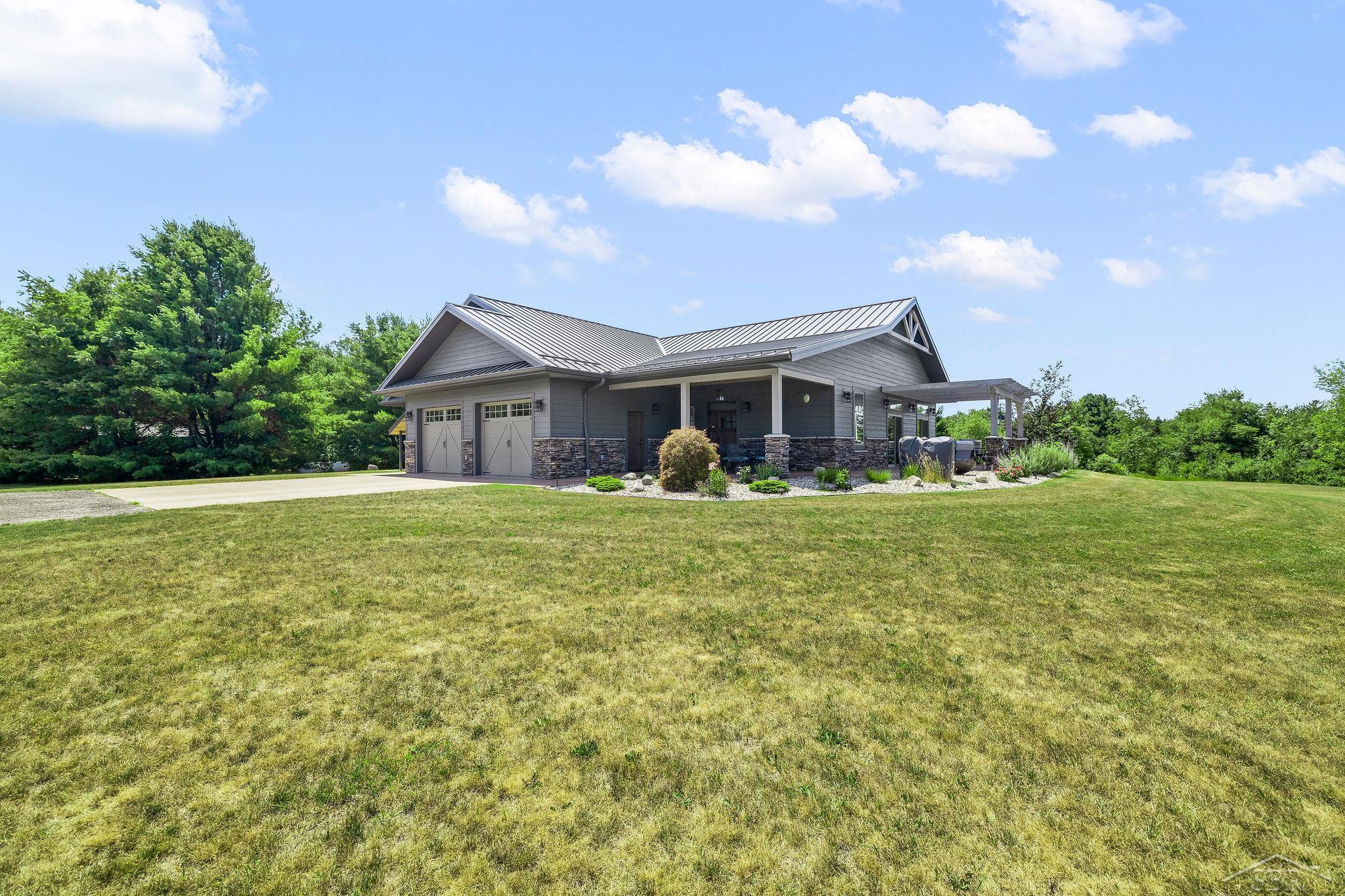 6323 Ward Road, Sterling MI 48659 photo 1